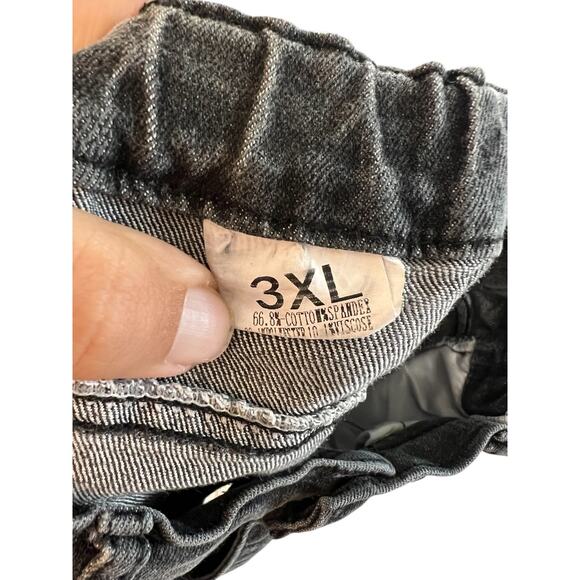 Denim Jean Shorts Size 3XL Fits like 8 Girls 10 Black Acid Wash Color Distressed - Picture 3 of 3